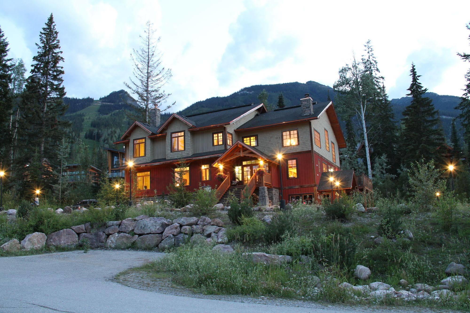 Copper Horse Lodge Golden Bagian luar foto